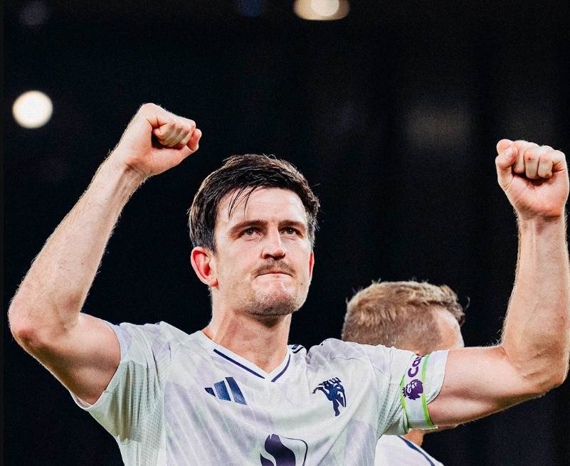 头球绝杀利物浦，放弃14万英镑周薪，马奎尔值得曼联一份新合同吗